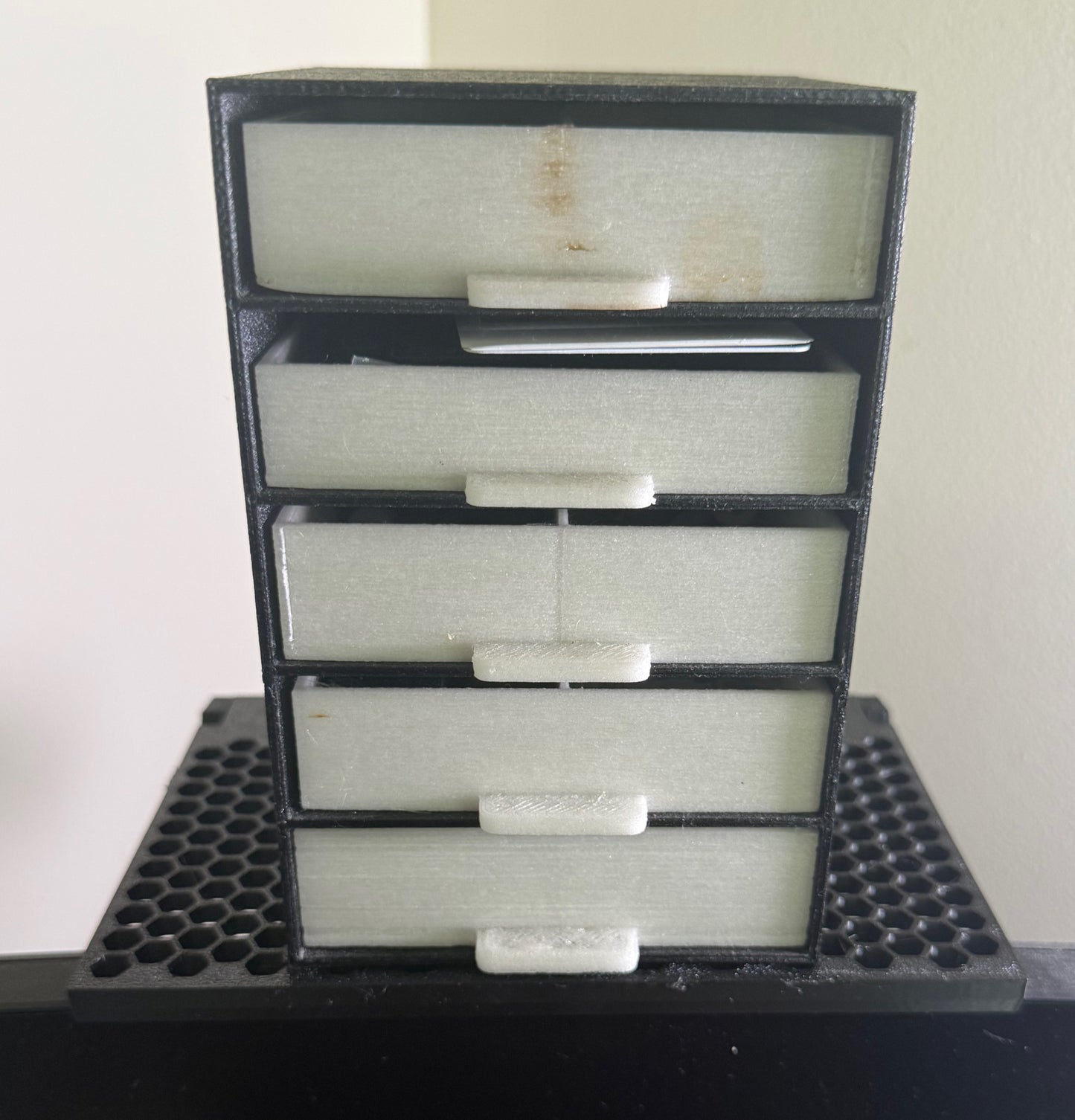 Monitor display shelf